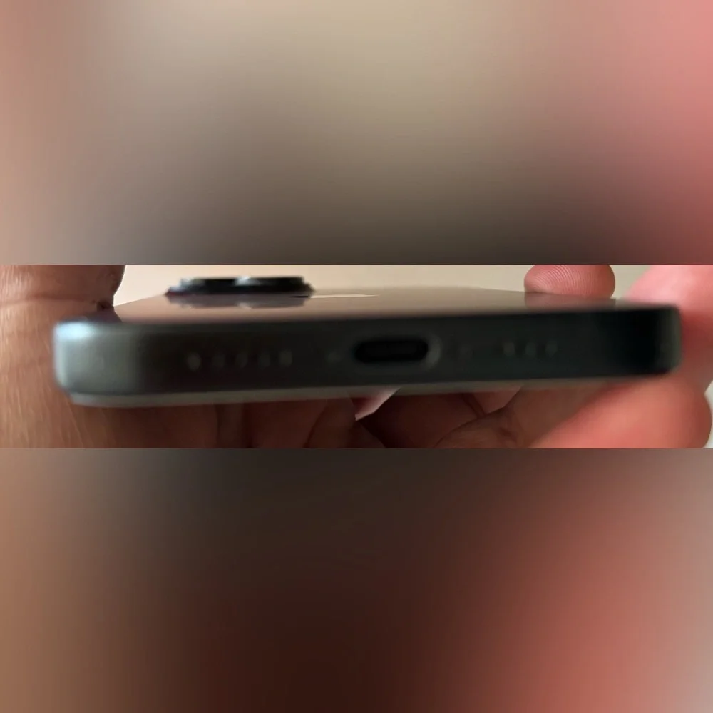 Black IPhone 15-128gb